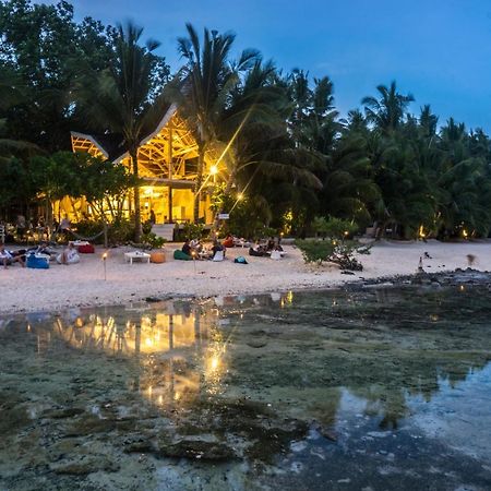 White Banana Beach Club General Luna  Ngoại thất bức ảnh