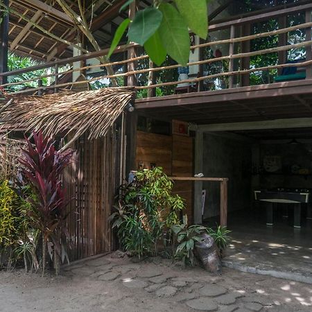 White Banana Beach Club General Luna  Ngoại thất bức ảnh