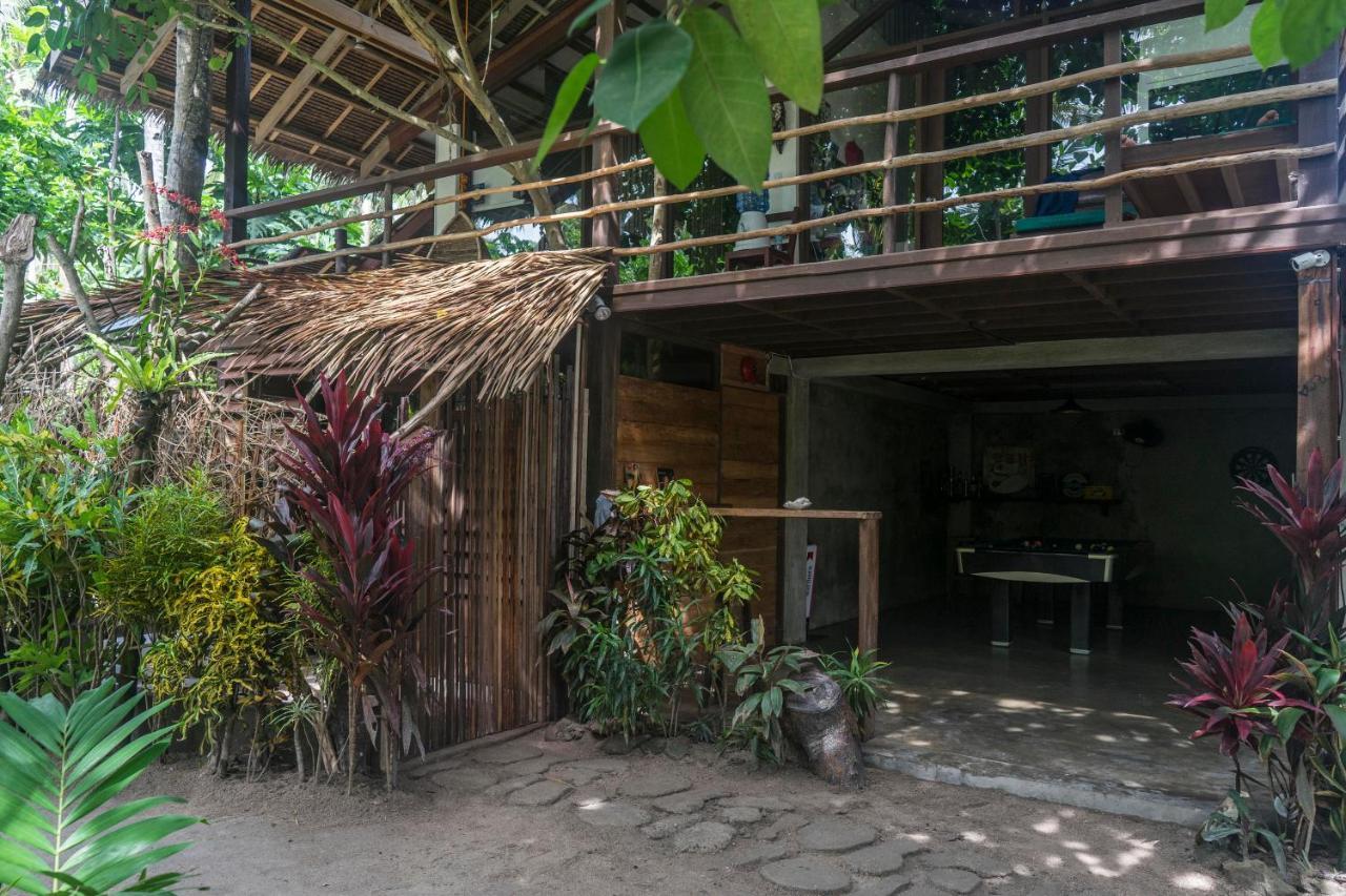 White Banana Beach Club General Luna  Ngoại thất bức ảnh