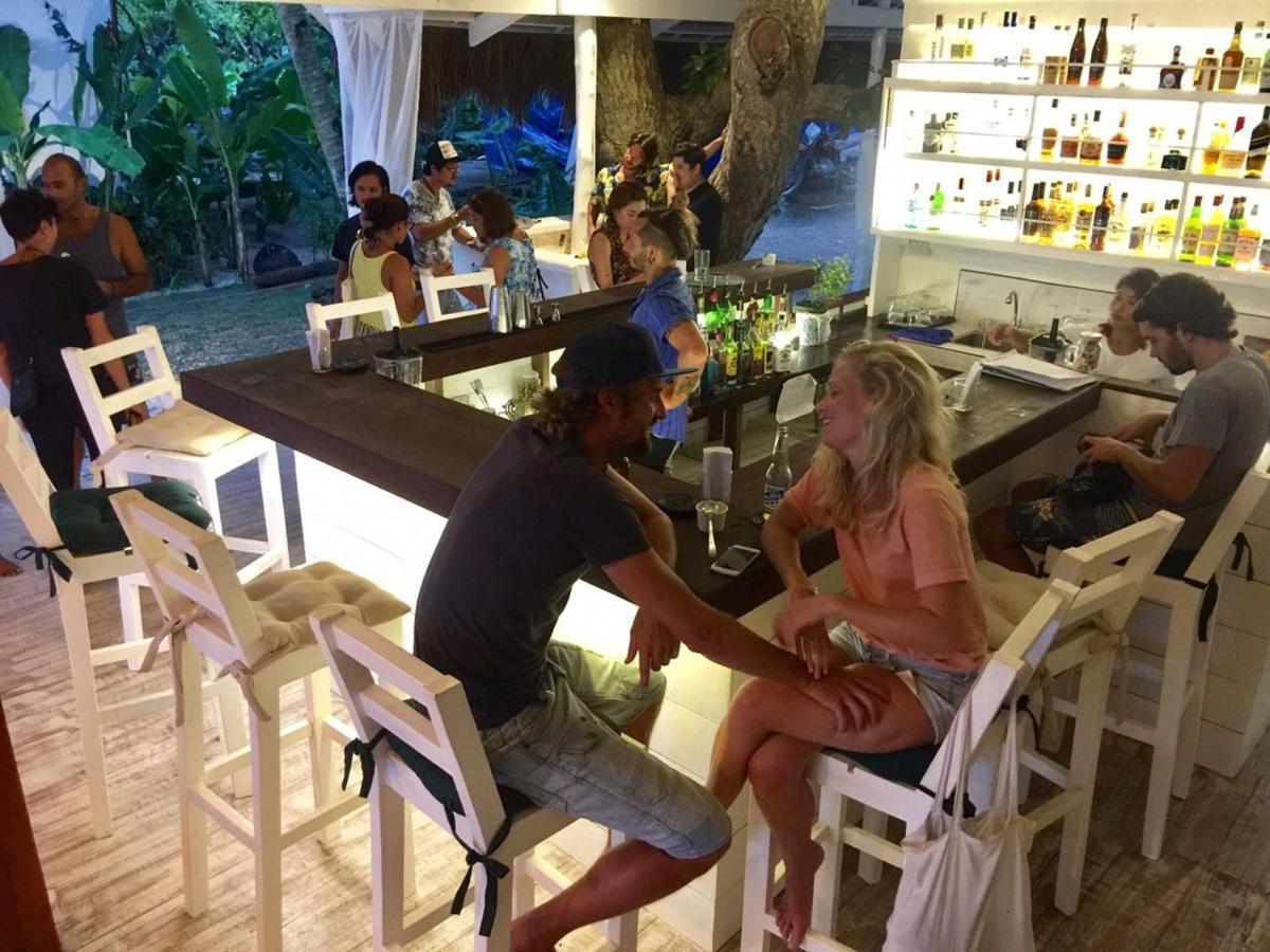 White Banana Beach Club General Luna  Ngoại thất bức ảnh