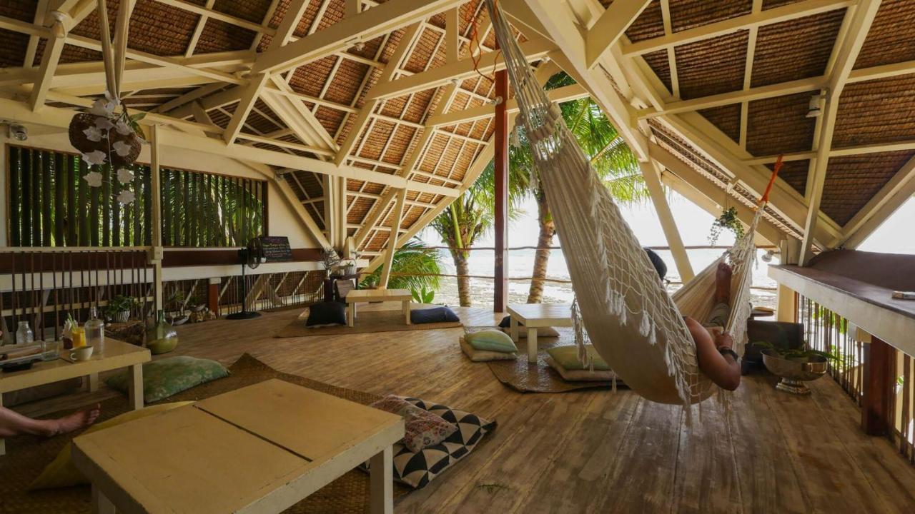 White Banana Beach Club General Luna  Ngoại thất bức ảnh