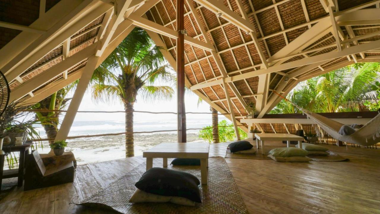 White Banana Beach Club General Luna  Ngoại thất bức ảnh