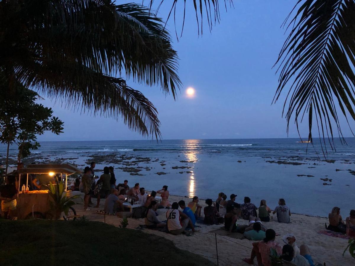 White Banana Beach Club General Luna  Ngoại thất bức ảnh